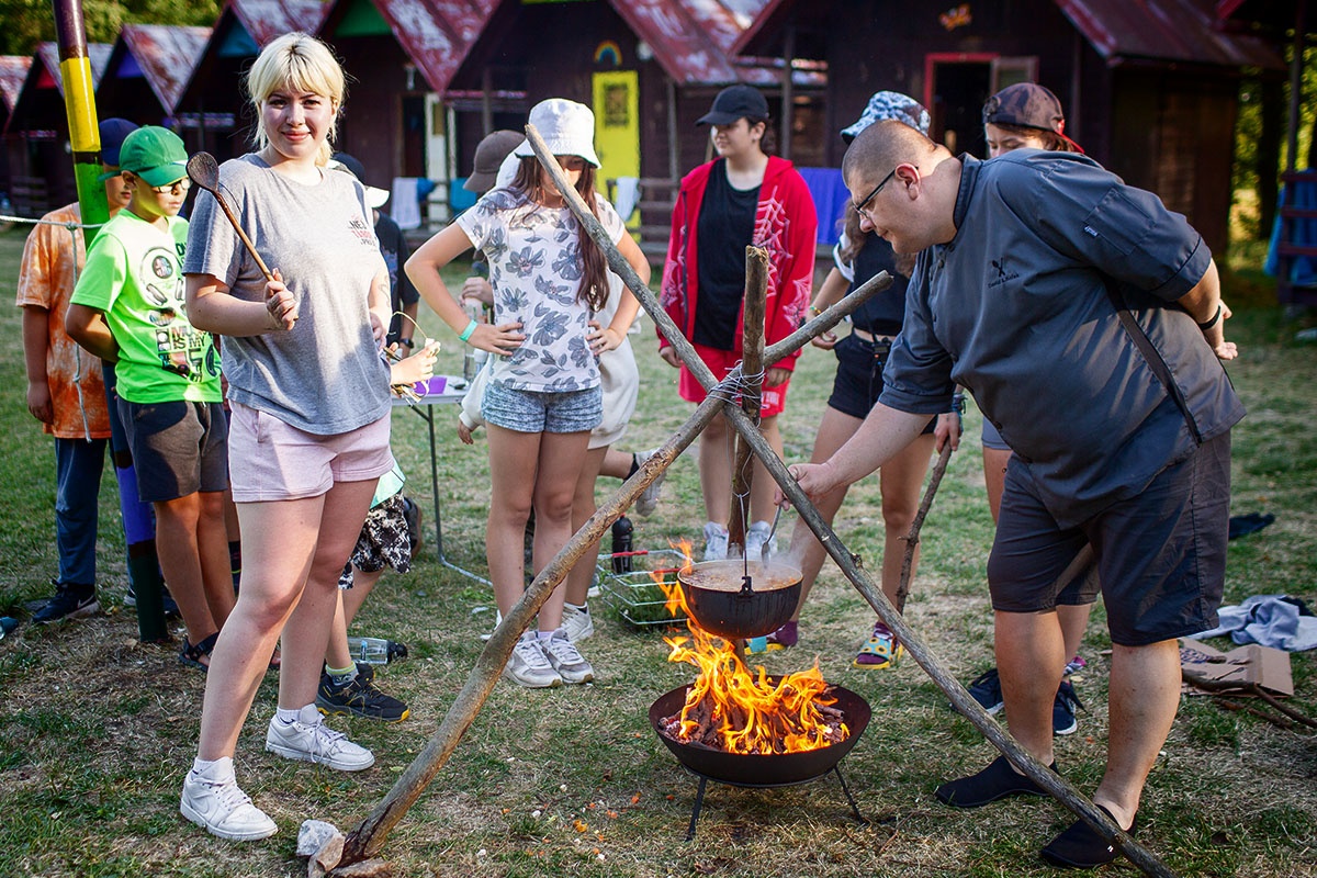 Souboj v kotlíku - celotáborová soutěž ve vaření oddílů